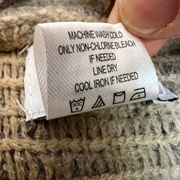 Ruyi Design Chunky Knit Poncho One Size Tan Gray 3D Fringe Chevron Crochet Boho - Picture 5 of 7